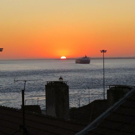 Tejo House River Lisbon Алмада Экстерьер фото