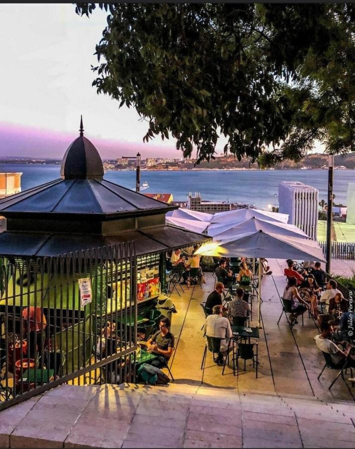 Tejo House River Lisbon Алмада Экстерьер фото