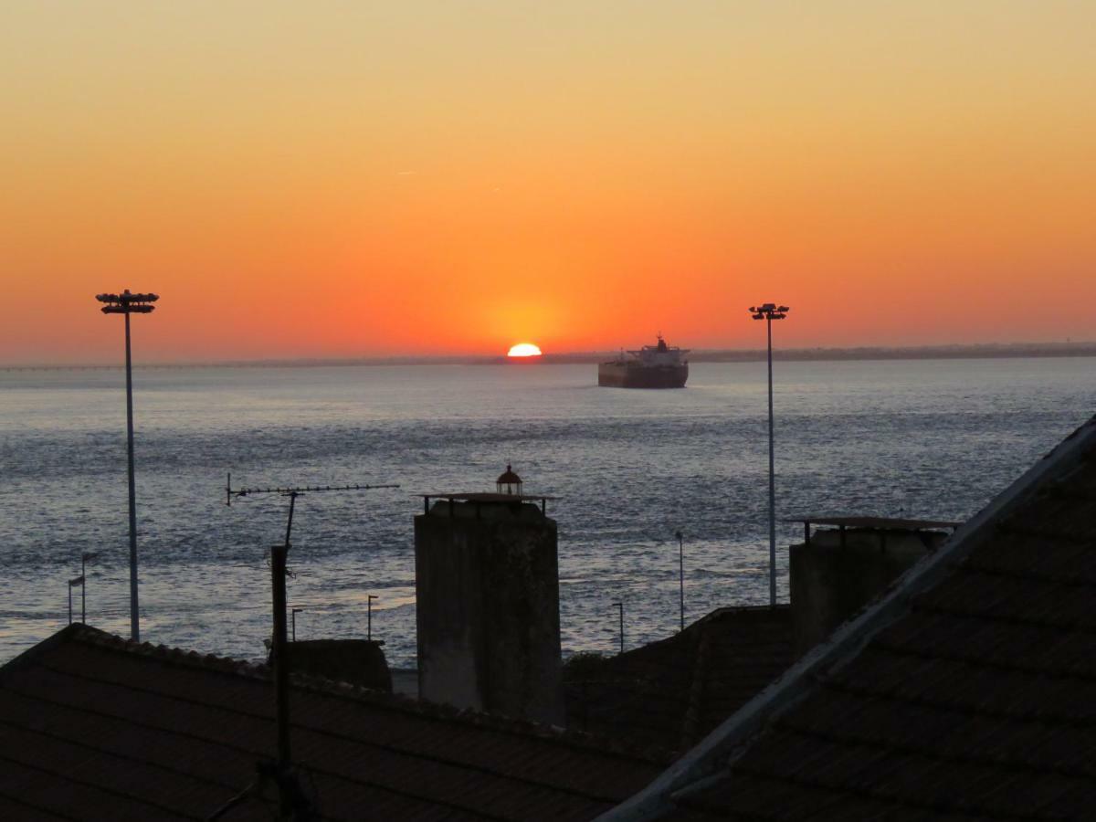 Tejo House River Lisbon Алмада Экстерьер фото